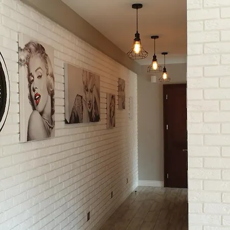 Marilyn Monroe 301 Apartman *